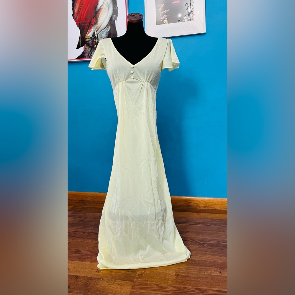 Vintage 70s 80s nylon nightgown, yellow